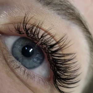 Who should not get lash extensions?