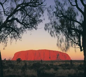 Portal Educando|Explore Australia’s Red Centre: Natural Wonders & Aboriginal Culture